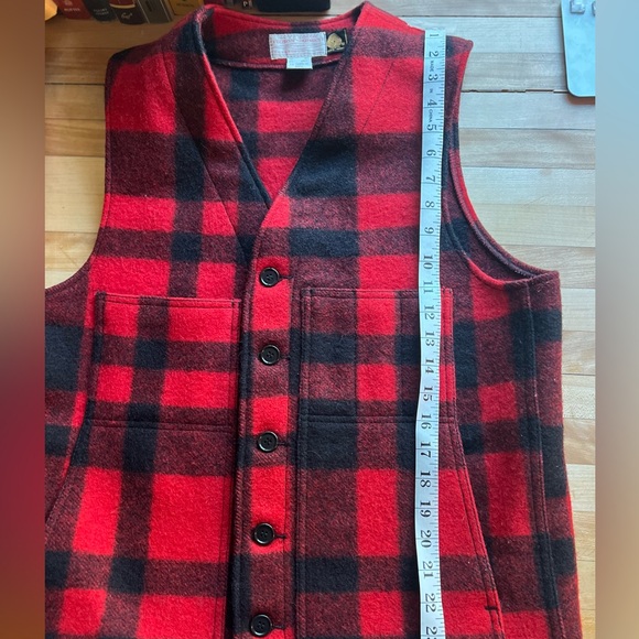 Filson Red Black Plaid 100% Virgin Wool Mackinaw Vest Size 40 USA EUC - Picture 7 of 8